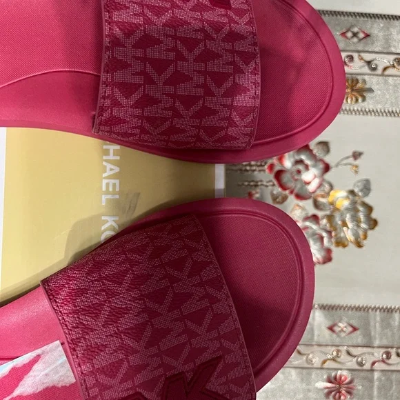 Michael Kors Fuchsia Slide Sandals - Picture 2 of 7